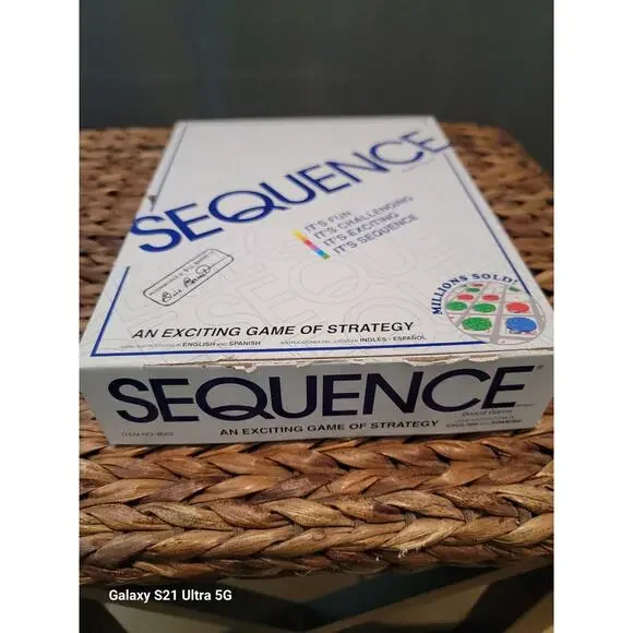 Sequence An Exciting Game of Strategy - Board Game - Picture 2 of 11